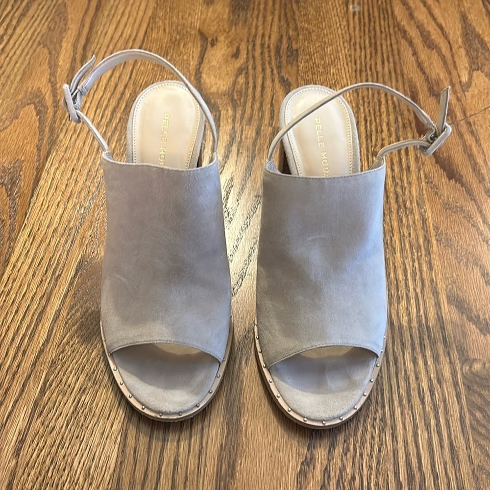 Pelle Moda suede sandals. Size 9.5